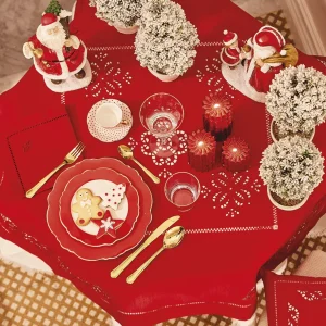 Centrotavola tinta unita rosso ricamato a mano