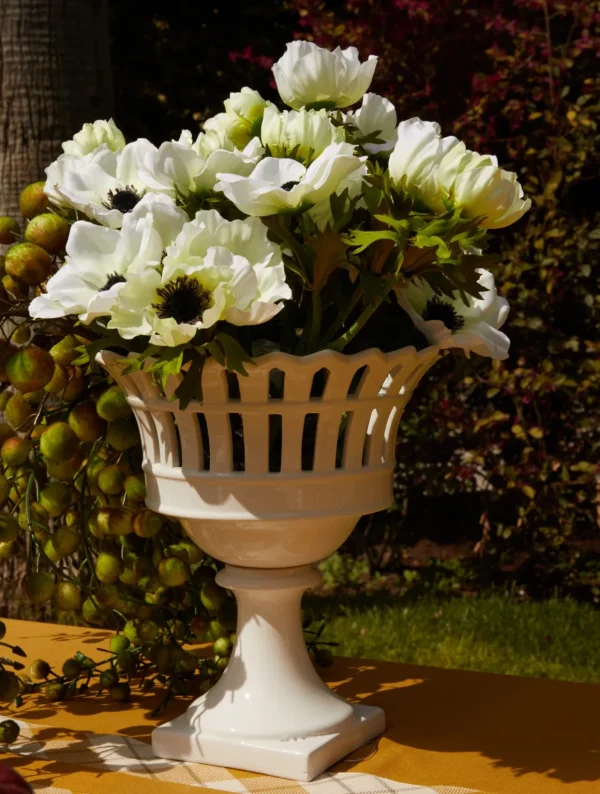 Coppa decorativa in porcellana traforata disponibile in 2 misure