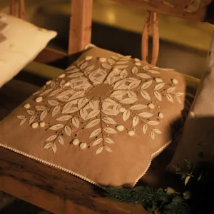 Copricuscino in cotone con ricamo