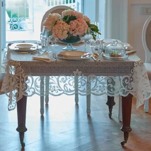 COPRITAVOLO PIZZO FILET DISPONIBILE IN 2 VARIANTI DI COLORE