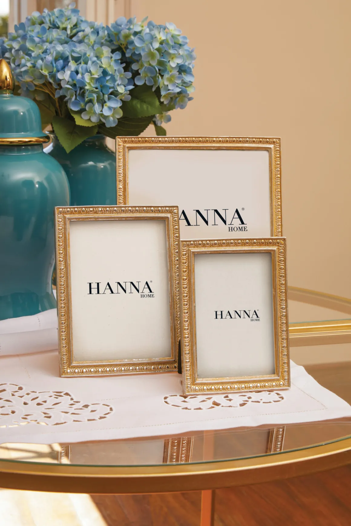 cornice_portafoto_rinasci_0.webp Cornice Portafoto Rinascimento con finiture classiche in oro