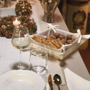 Portapane in lino con ricamo punto a giorno