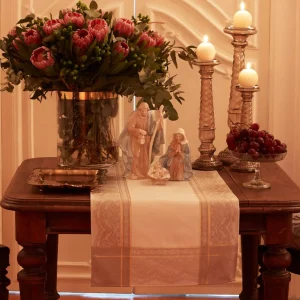 Runner jacquard piazzato con filato lurex disponibile in 2 varianti colore