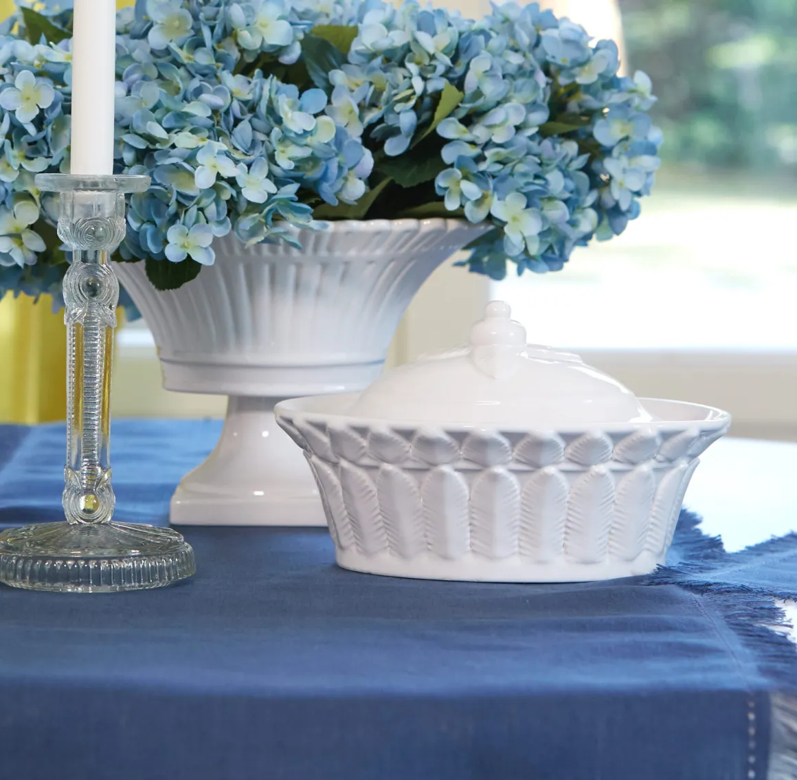 scatolaua_decorativa_in_p_0.webp Scatolau00a0 decorativa in porcellana lavorata a mano