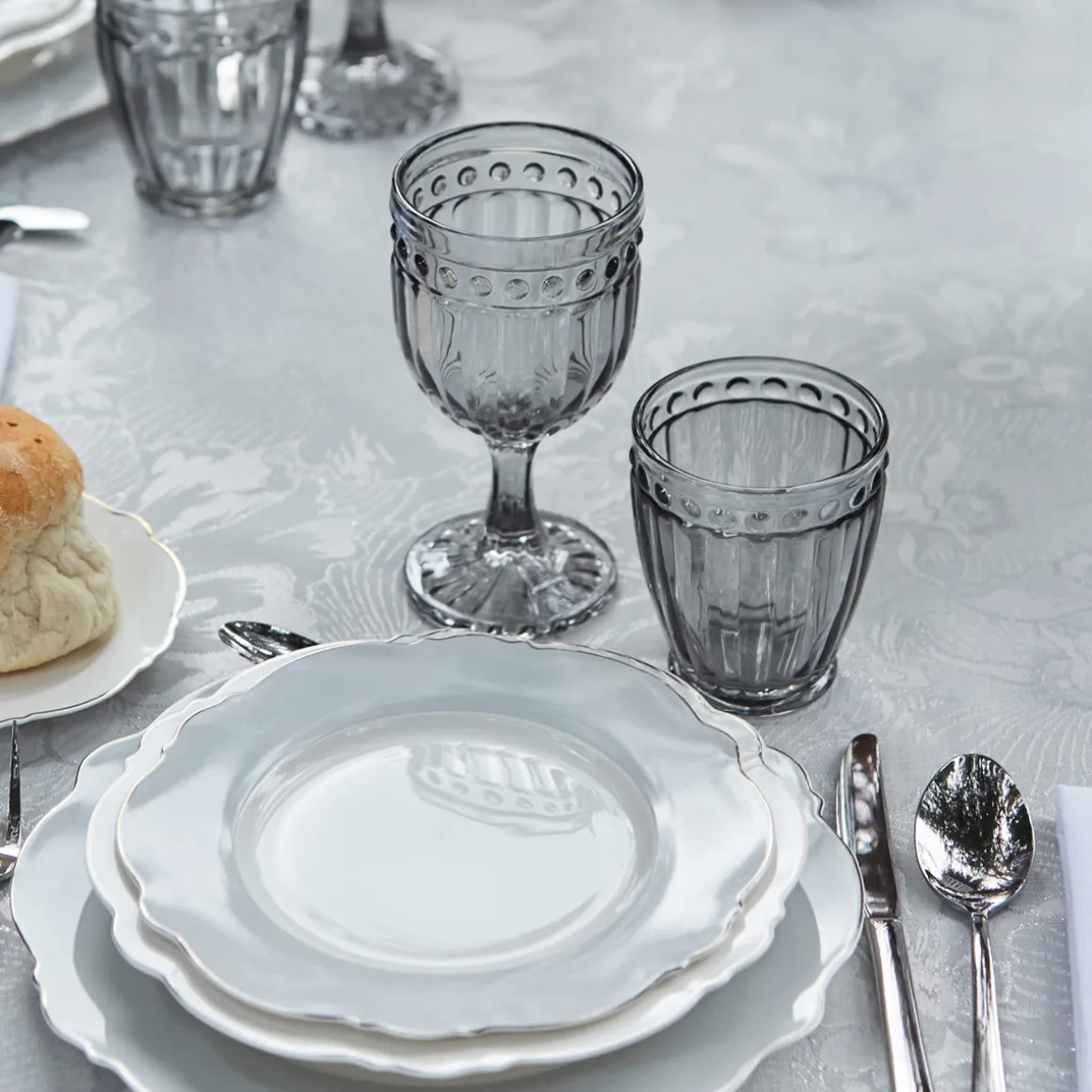 set__calici_motivo_in_ril_1-4.webp Set 2 Calici motivo in rilievo