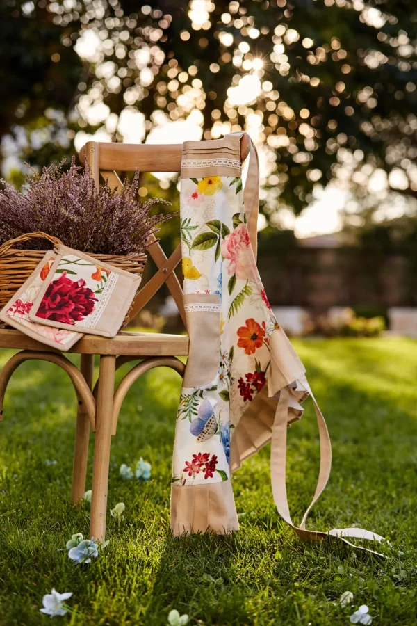 Set guanto forno + presina stampatirnLAVORATO A MANOrnDimensioni: cm 18x30+18x18rn100% cotone