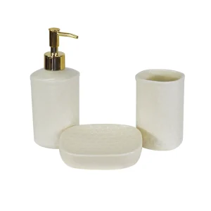 Set 3pz accessori bagno con lavorazione in rilievo disponibile in 2 varianti di colore