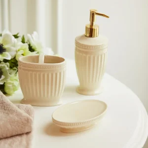 Set 3pz accessori bagno con lavorazione in rilievo disponibile in 2 varianti di colore