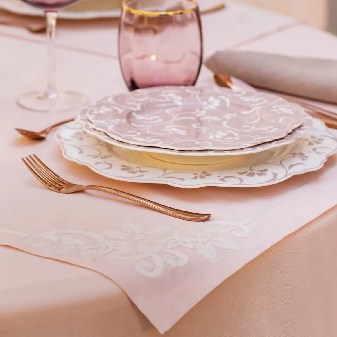 tovaglietta_lino_e_cotone_0-1.webp TOVAGLIETTA LINO E COTONE DISPONIBILE IN 3 VARIANTI DI COLORE